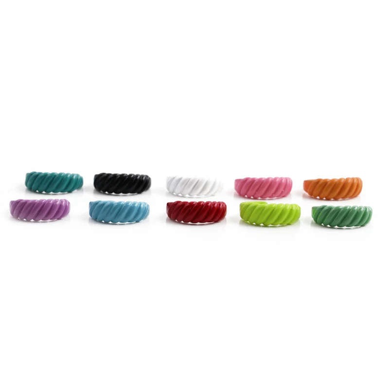 Anel de pintura Joia Candy Color Hip Hop. Joias coloridas e estilosas para homens e mulheres. Design moderno e perfeito para um visual único.