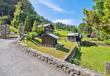 Corps de ferme avec jardin 4