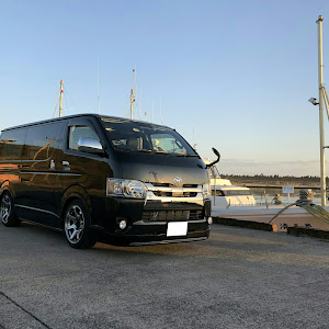 ハイエースバン TRH200V