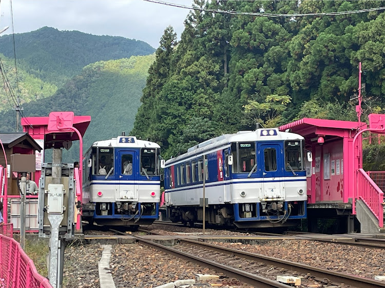 ジュリアの智頭レトロカー見たろかーTRG・智頭急行・💖恋山形駅💖・待合室・上り下りの列車が並ぶ・🩷リフレクションならず💦に関するカスタム事例の投稿画像6枚目