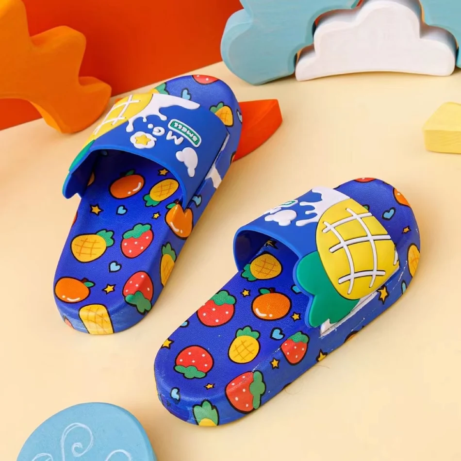 Fruitslippers voor kinderen, perfect voor binnenshuis. Zachte en comfortabele huisschoenen met antislipzool voor veiligheid en plezier voor de kleintjes.
