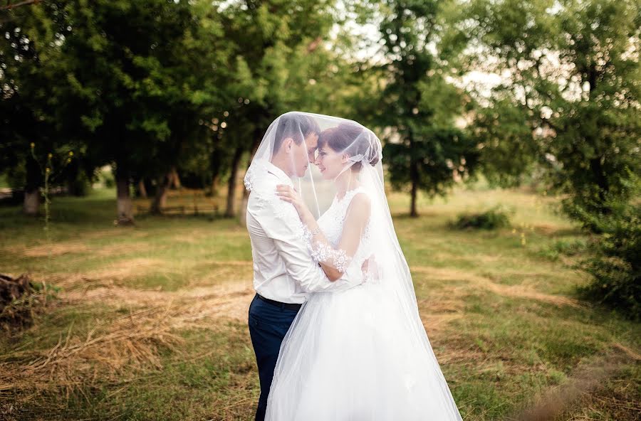 Fotógrafo de casamento Vladislav Novikov (vlad90). Foto de 10 de novembro 2017