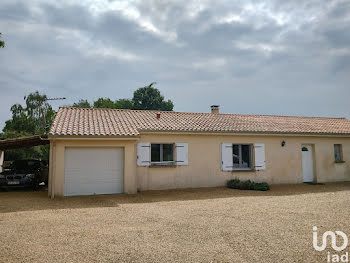 maison à Celle-Lévescault (86)