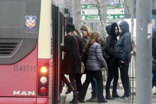 Zapalila se guma na gradskom autobusu, vatrogasci ugasili požar