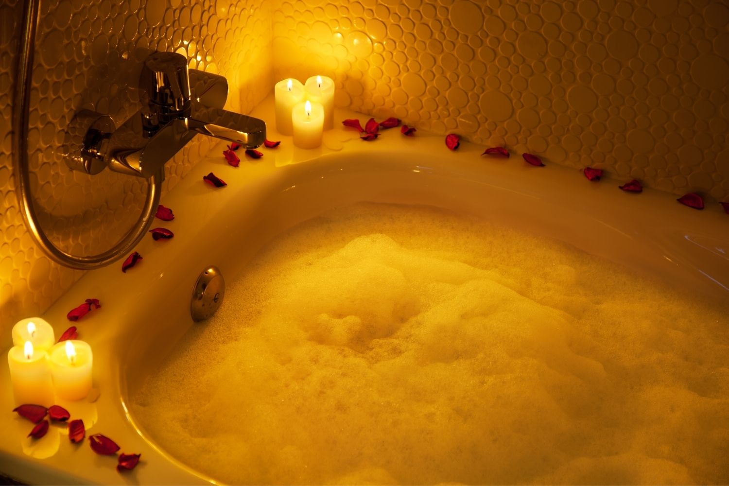 Lijkenhuis verder Tranen RDS Droombadkamer: uw luxe badkamer volledig naar wens | Een romantische  badkamer voor Valentijn