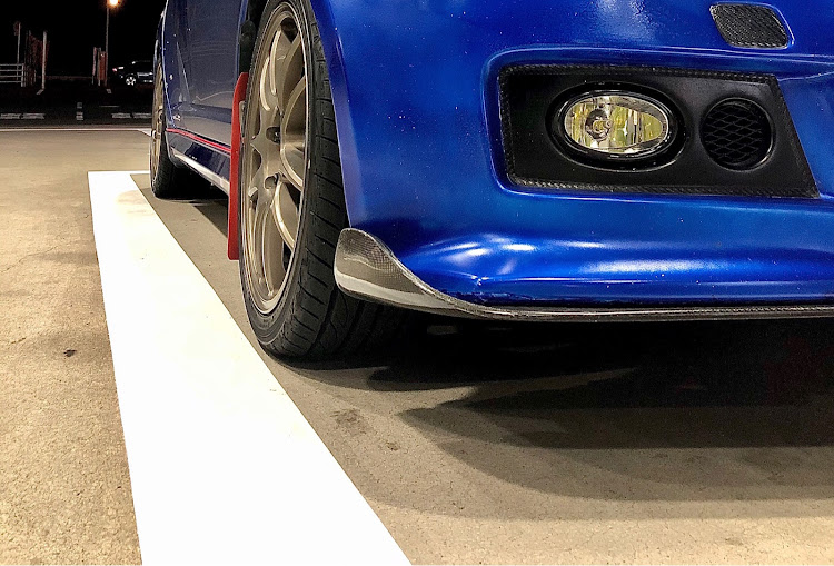 スイフトスポーツのタイヤ交換完了・キャンバー調整・レッドステッチ・ドライブ楽しみ・明日も安全運転で。に関するカスタム事例の投稿画像5枚目