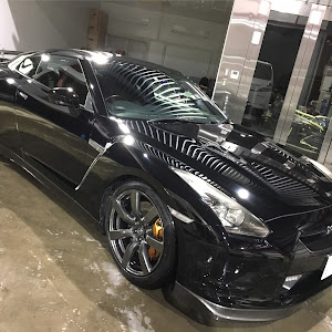 NISSAN GT-R