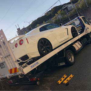 NISSAN GT-R R35