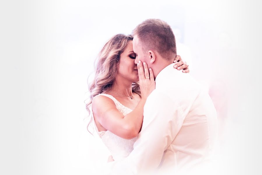 Wedding photographer Tomek Aniuksztys (aniuksztys). Photo of 5 January 2019