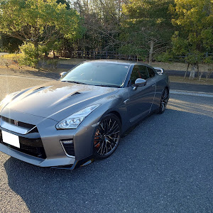 NISSAN GT-R