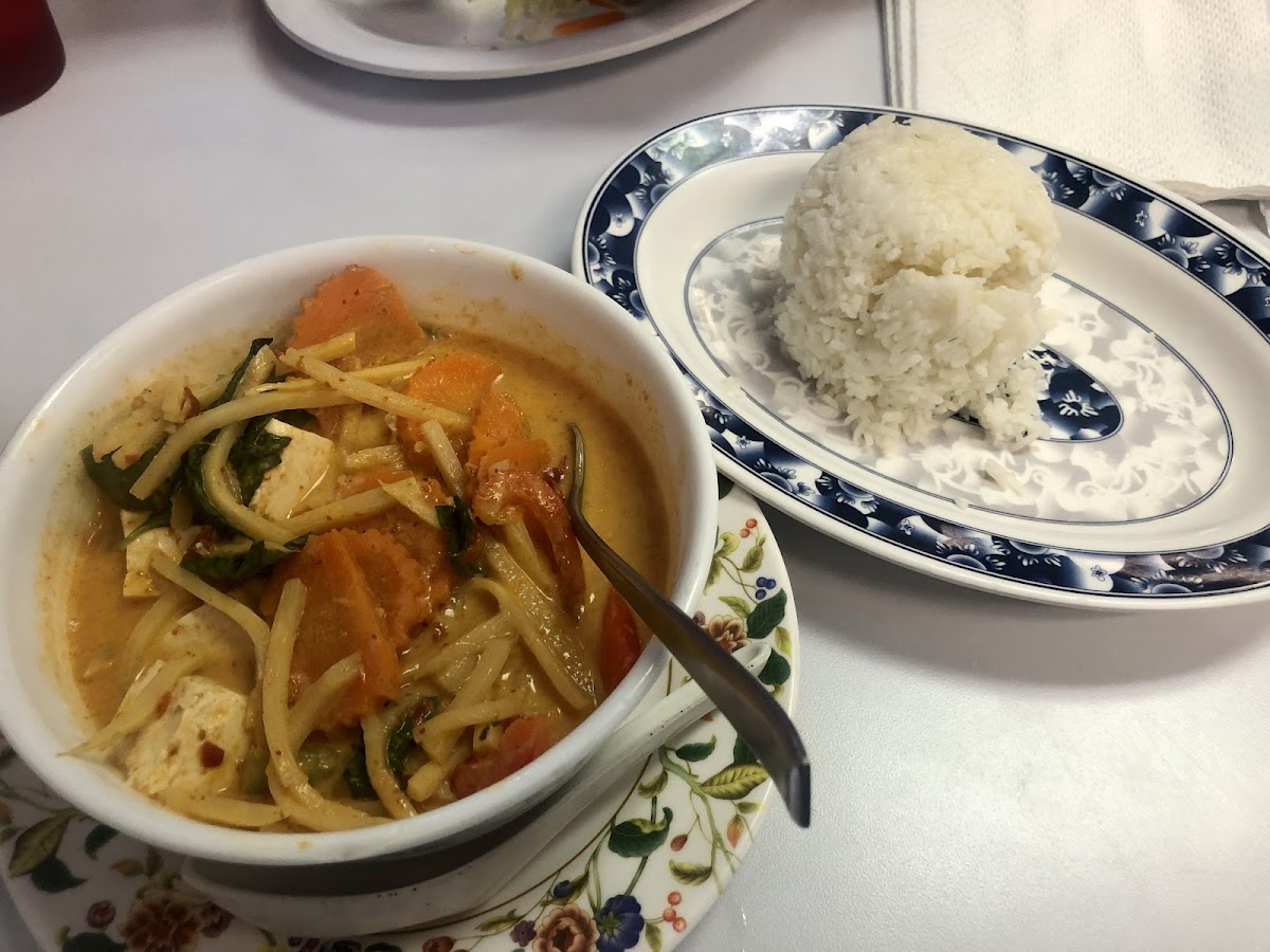 Red curry with tofu