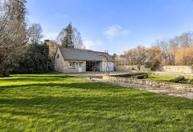 Maison avec piscine et jardin 4