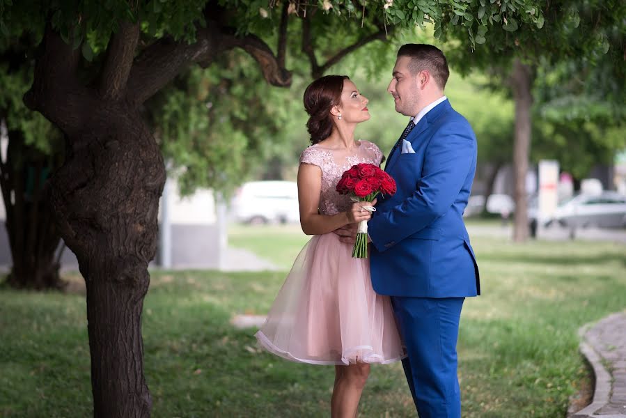 Fotografo di matrimoni Fotografika Fotografika (adriantirsogoiu). Foto del 19 aprile 2017