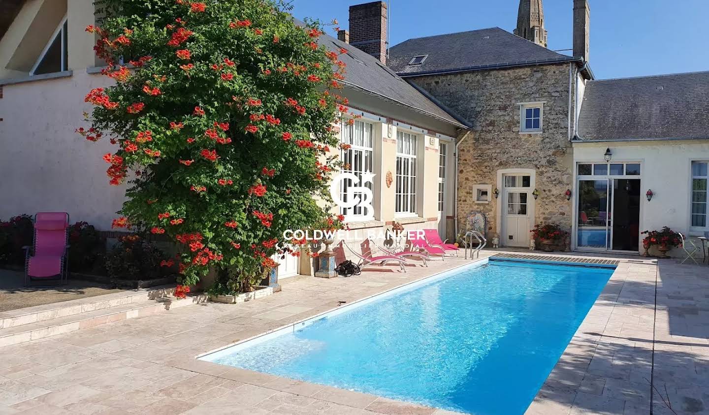 House with pool Fresnay-sur-Sarthe