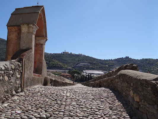 ponte medievale di Taggia di VV