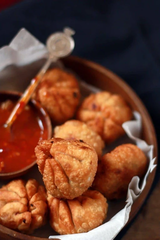 Chicken Fried Momos [Jumbo 8 Pieces]