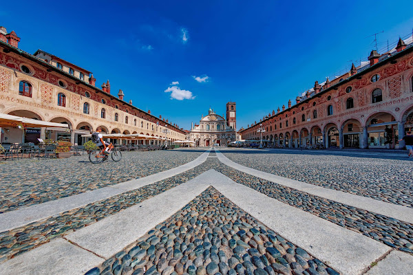 la mia piazza di Coradocon