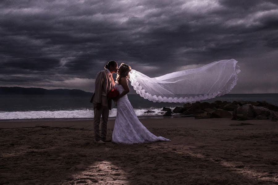 Wedding photographer Andrea Chávez (luzytiempo). Photo of 21 February 2017