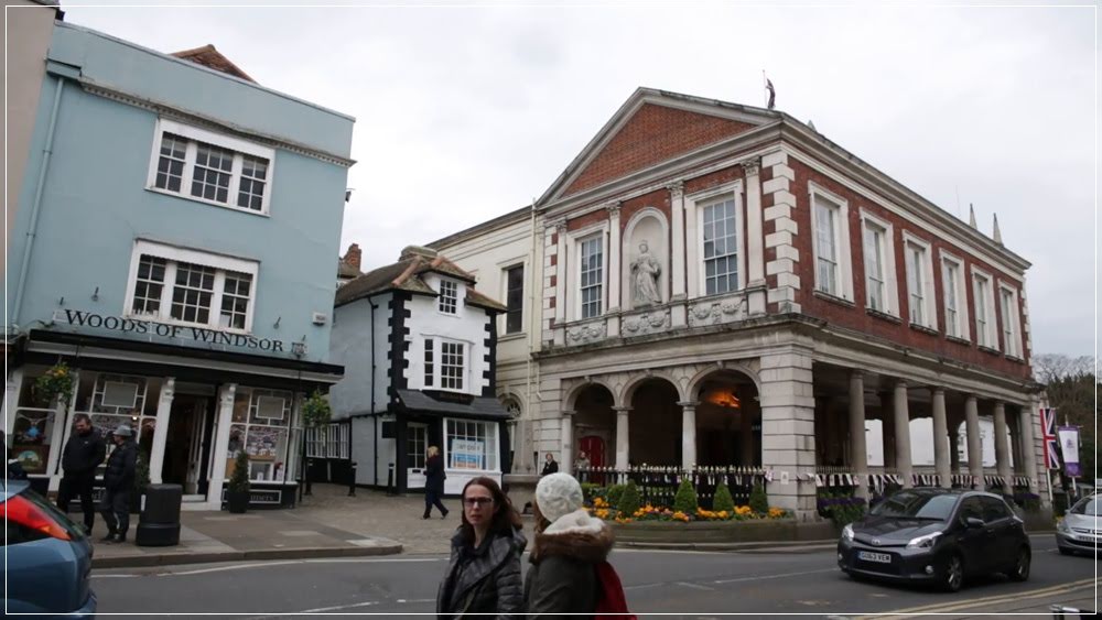 Crooked House of Windsor, a casa torta de Windsor