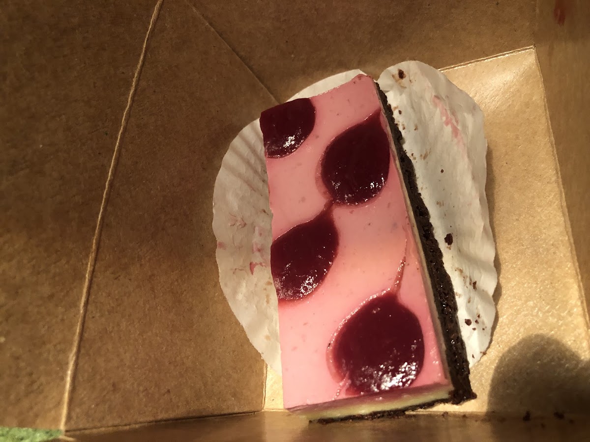 Raspberry cheesecake bar
