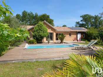 maison à Saint-Jean-d'Illac (33)