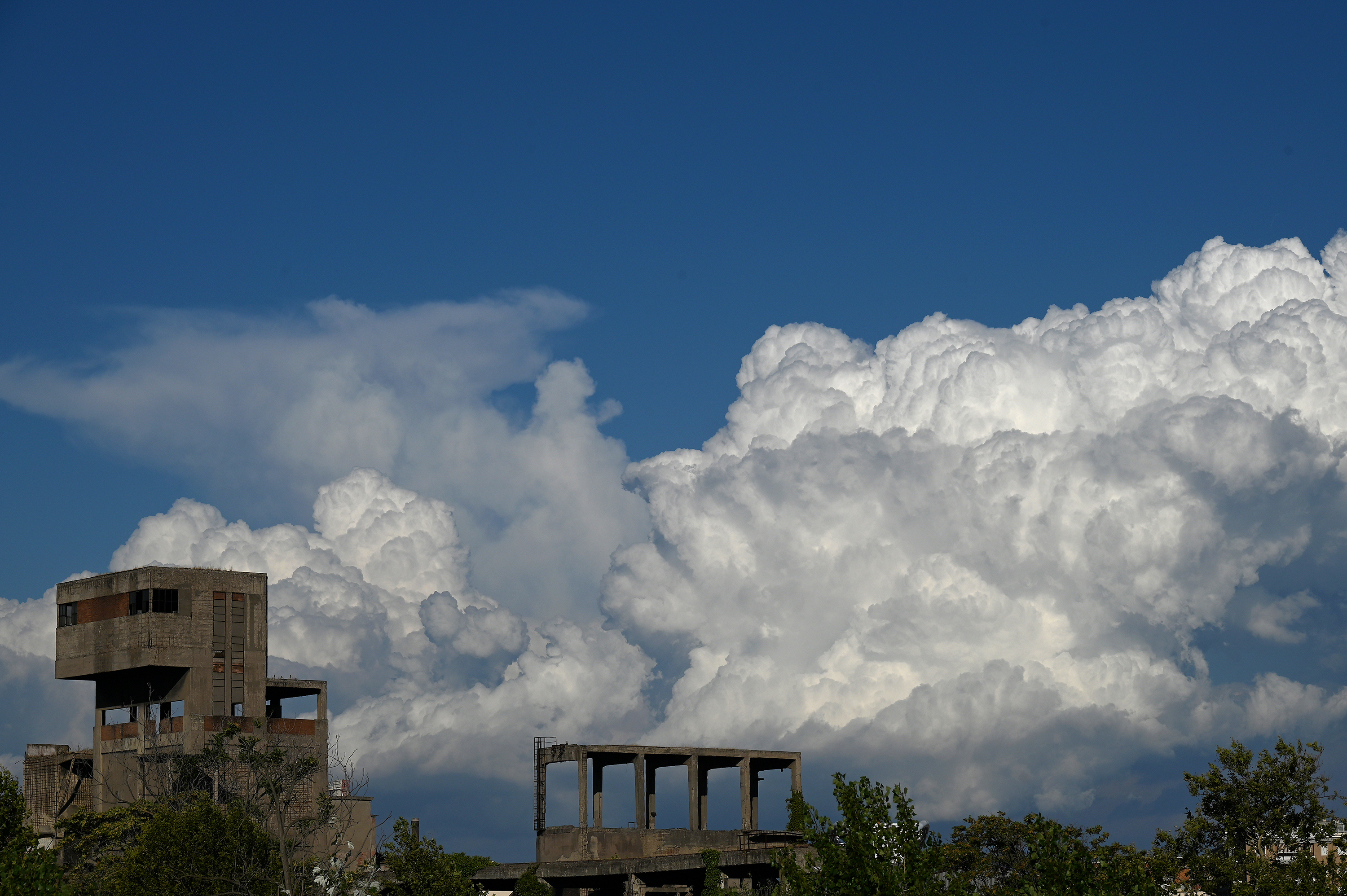 archeologia industriale con nuvole di renataco58