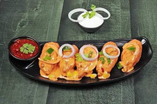 Chicken Achari Gravy Momos [4 Pieces]