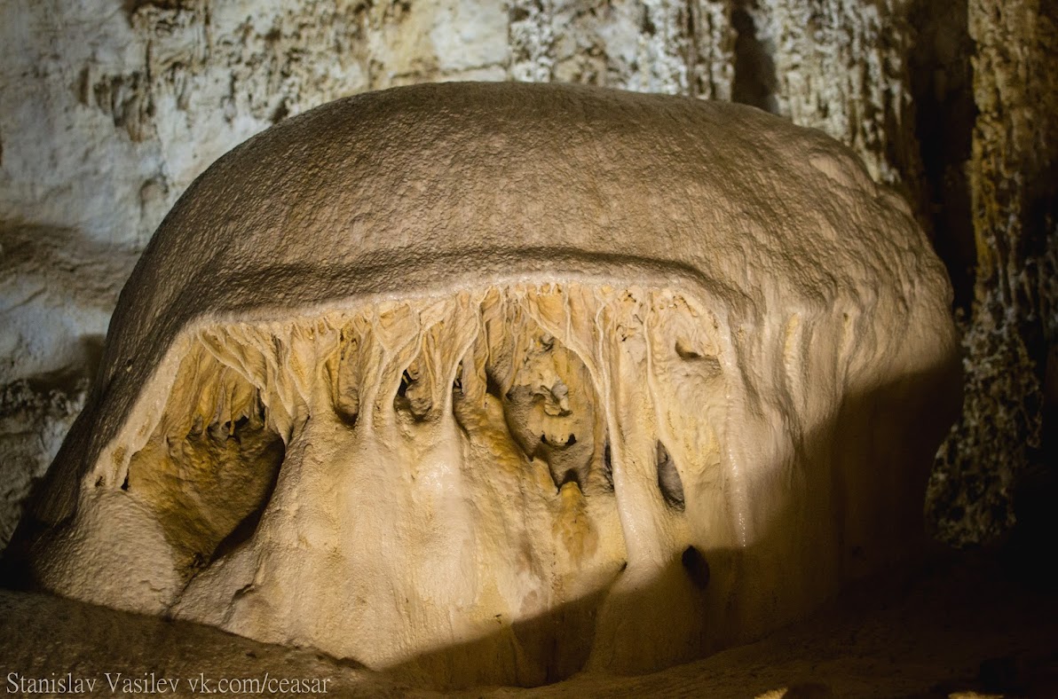 "Мамонтова" пещере