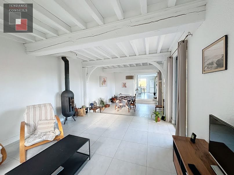 Vente villa 6 pièces 134 m² à La Chapelle-de-Guinchay (71570), 390 000 €