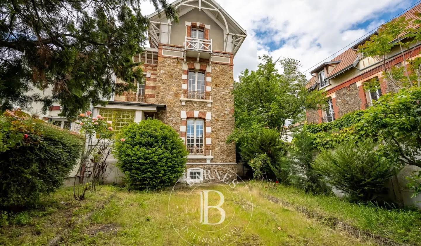 House with garden Asnieres-sur-seine