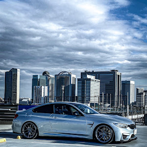 M4 クーペ F82