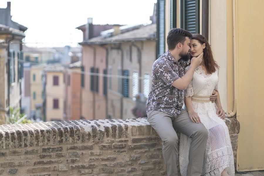 Fotografo di matrimoni Elena Dzhundzhi (elenagiungi). Foto del 2 settembre 2019