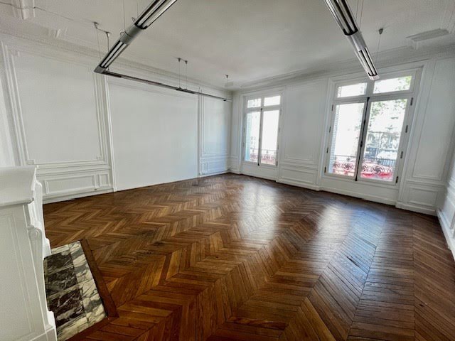 Location  locaux professionnels  179 m² à Paris 16ème (75016), 8 950 €