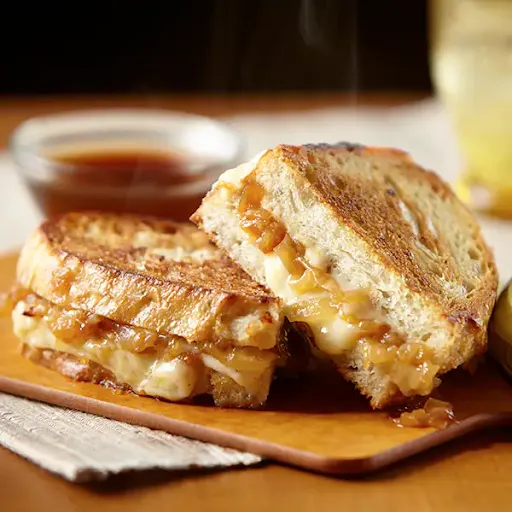 Cheese With Onion Grilled Sandwich