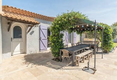 Maison avec piscine et terrasse 3