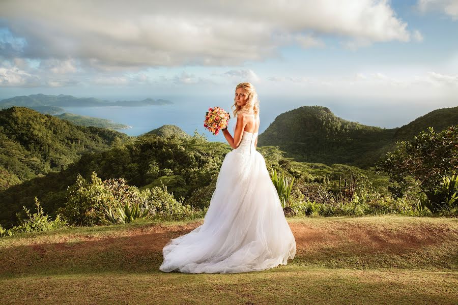 Fotógrafo de casamento Yulya Pushkareva (feelgood). Foto de 13 de março 2015