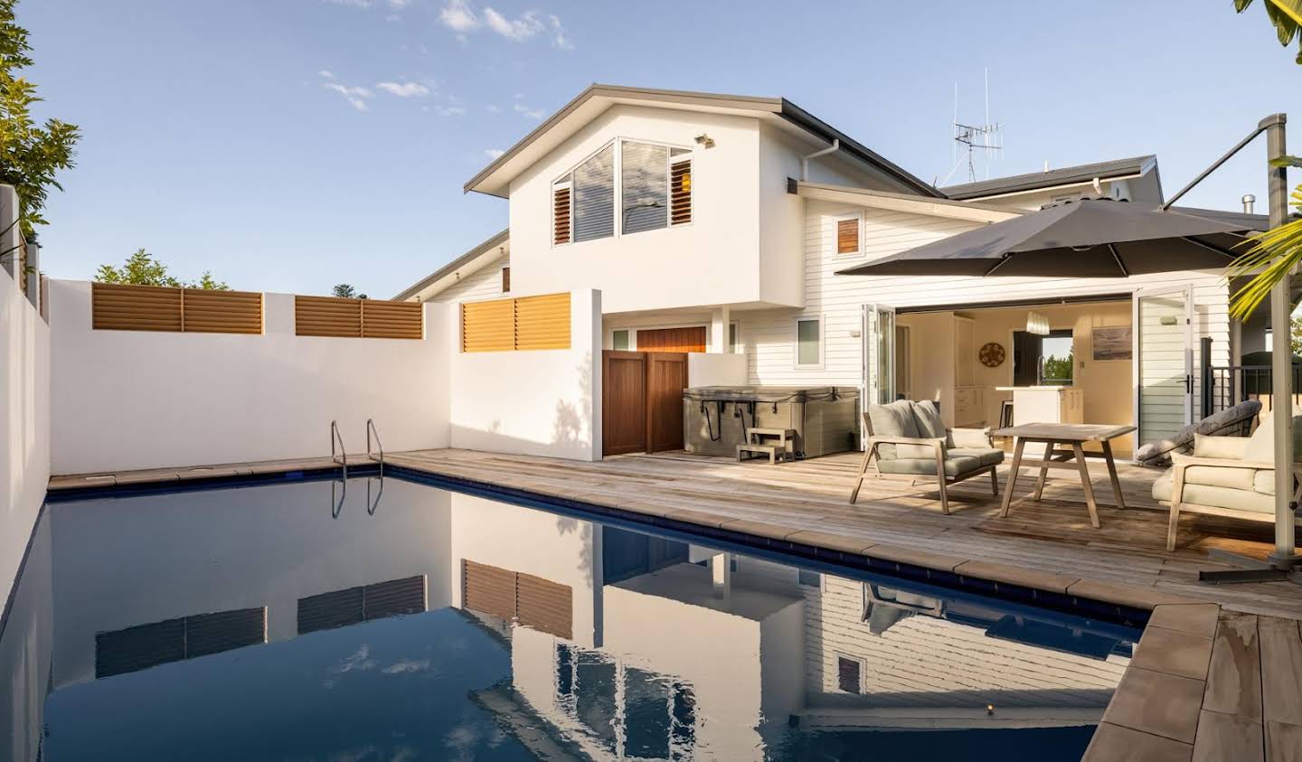 House with pool Tauranga