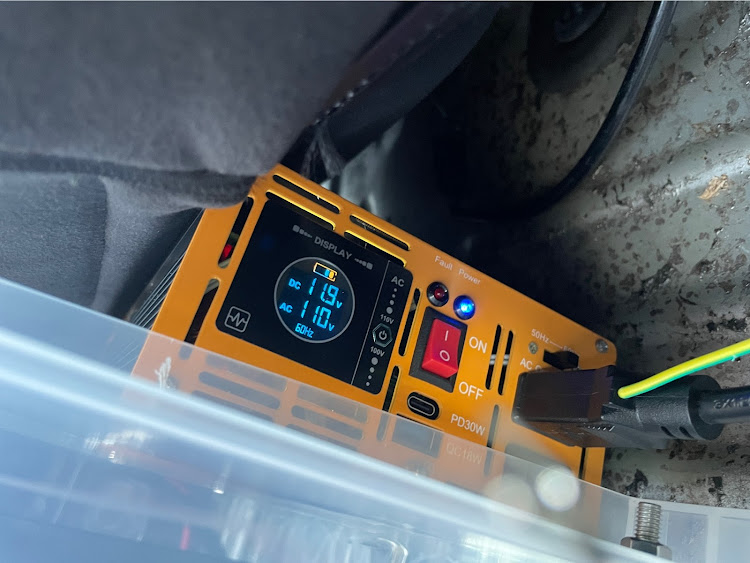 スカイライン GT-Rのインバーター・115D23L・使用電力・アンペア・ワットに関するカスタム事例の投稿画像3枚目