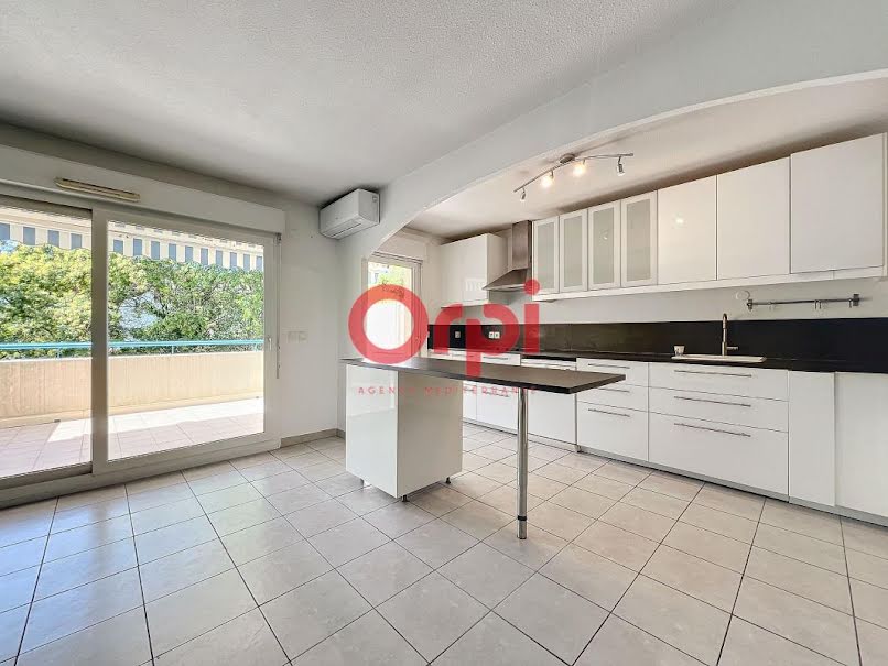 Location  appartement 3 pièces 65 m² à Frejus (83600), 1 100 €