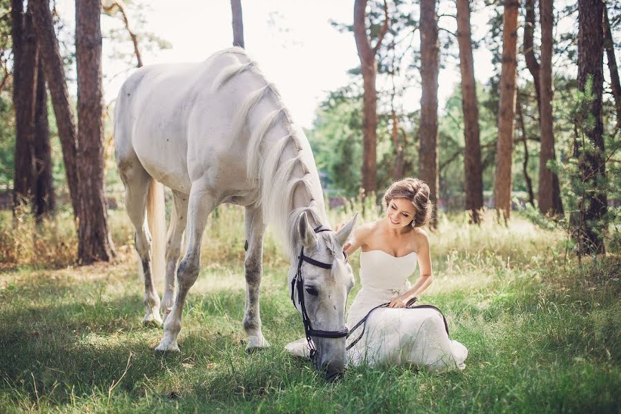 Wedding photographer Mari Tagaeva (tagaevamari). Photo of 21 October 2013