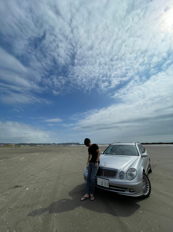 Eクラス ステーションワゴンのS211 E350・E350ステーションワゴン・大学生・S211・サーフィン車に関するカスタム事例の投稿画像4枚目