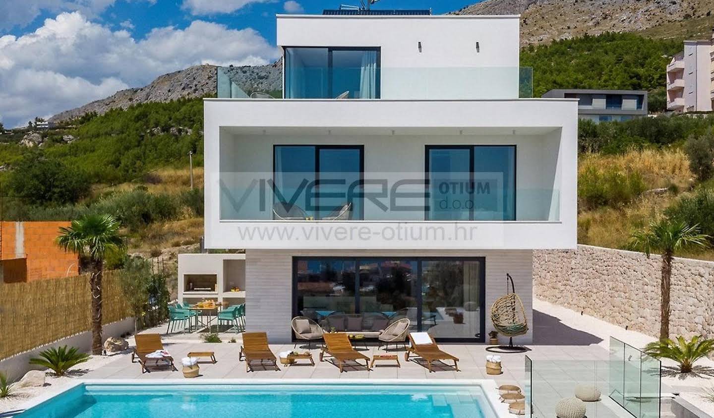 Villa with pool and terrace Split