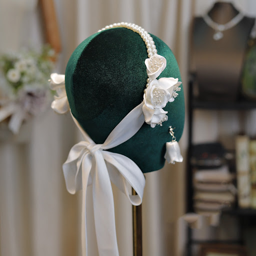 Title 1, Brides White Temperament Satin Hair Accessory ...
