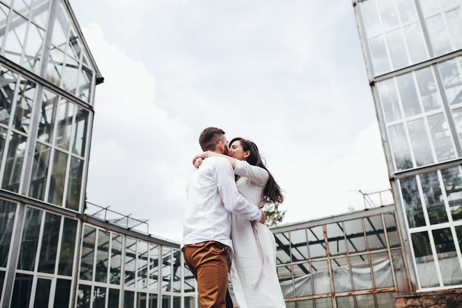 Wedding photographer Oksana Zagrodska (oksana2019). Photo of 9 May 2019