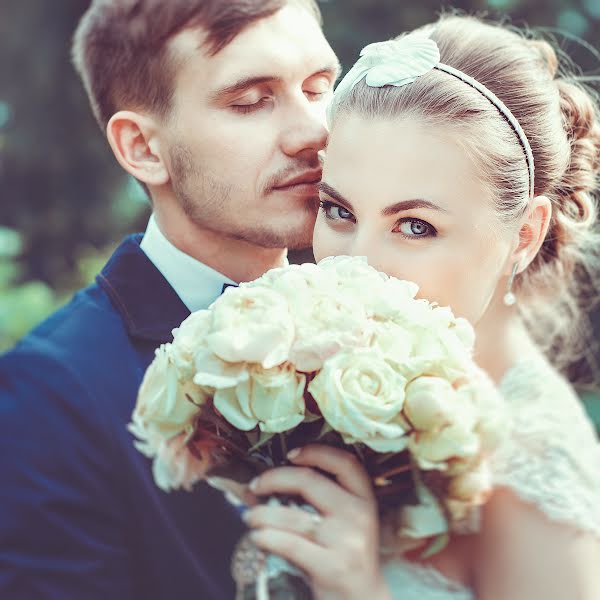 Fotografo di matrimoni Olga Lapshina (lapshina). Foto del 9 gennaio 2015