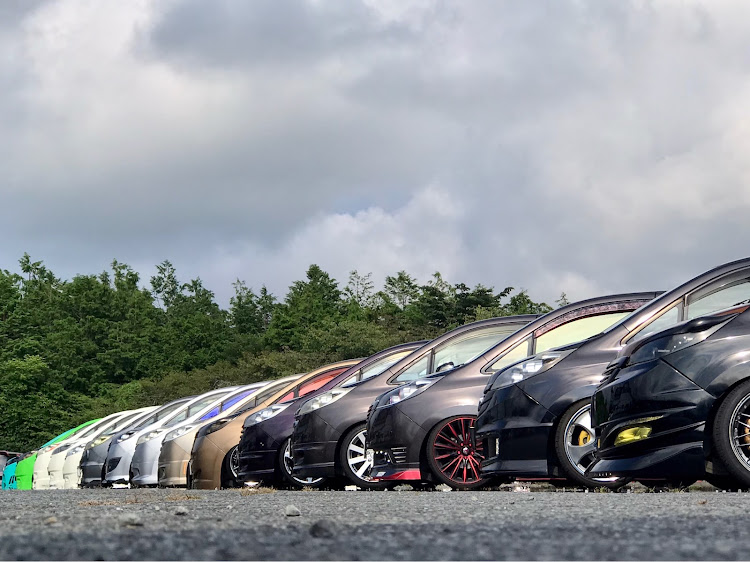 ステップワゴンのR-F.G.K.P・ありがとうございました♪・走れる低車高・良く見ないとわからない弄り・JAFバッチに関するカスタム事例の投稿画像1枚目