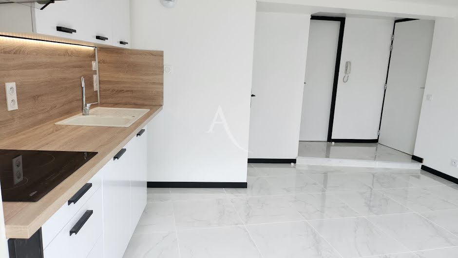 Location  appartement 2 pièces 41.28 m² à Saliès (81990), 620 €