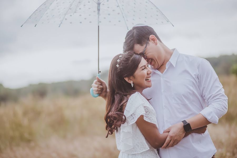 Fotógrafo de casamento Opas Buncharn (munrakwedding). Foto de 7 de setembro 2020