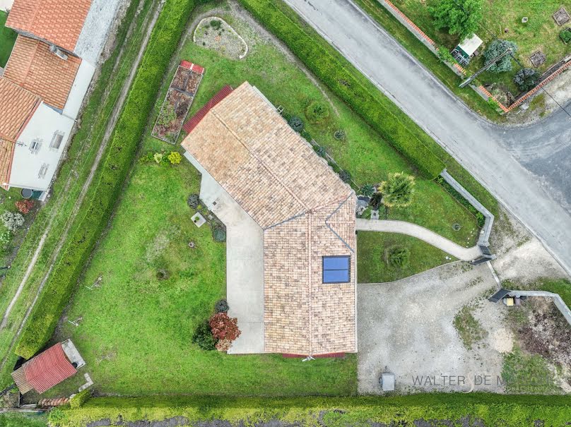 Vente maison 8 pièces 151 m² à Bourg-Charente (16200), 280 000 €