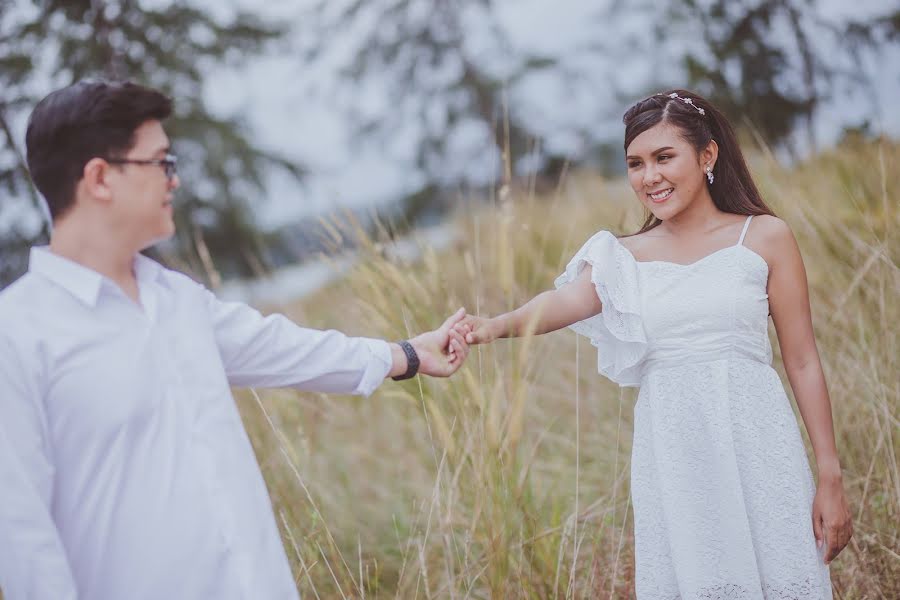 Jurufoto perkahwinan Opas Buncharn (munrakwedding). Foto pada 7 September 2020